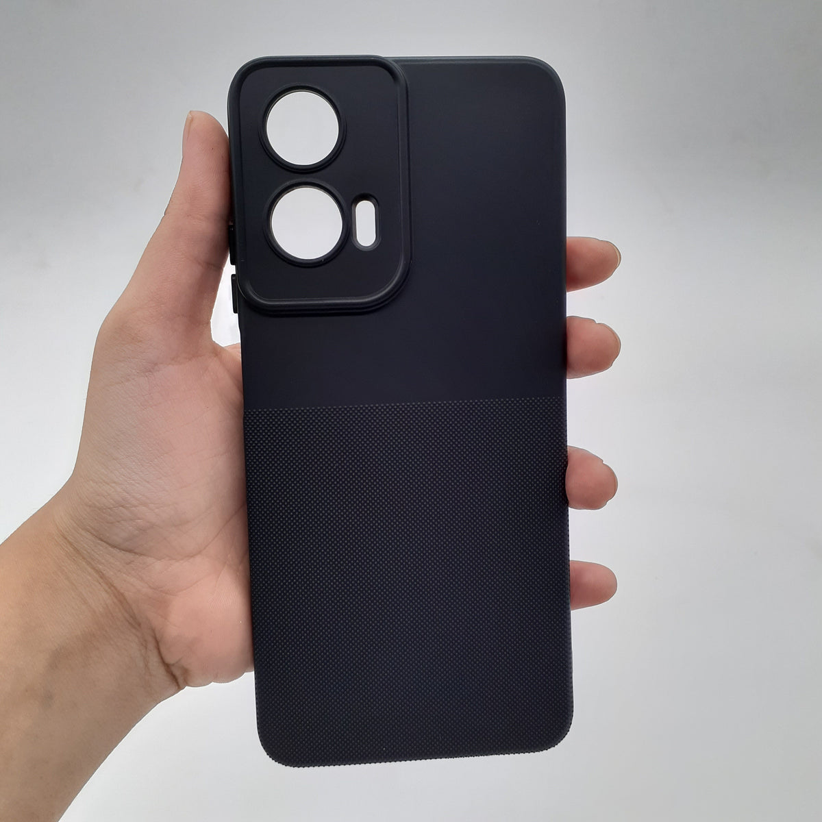 Motorola Moto G35 Slim Silicone Protective Cover – Shock Resistant TPU Back Case with Non-Slip Grip & Raised Edges