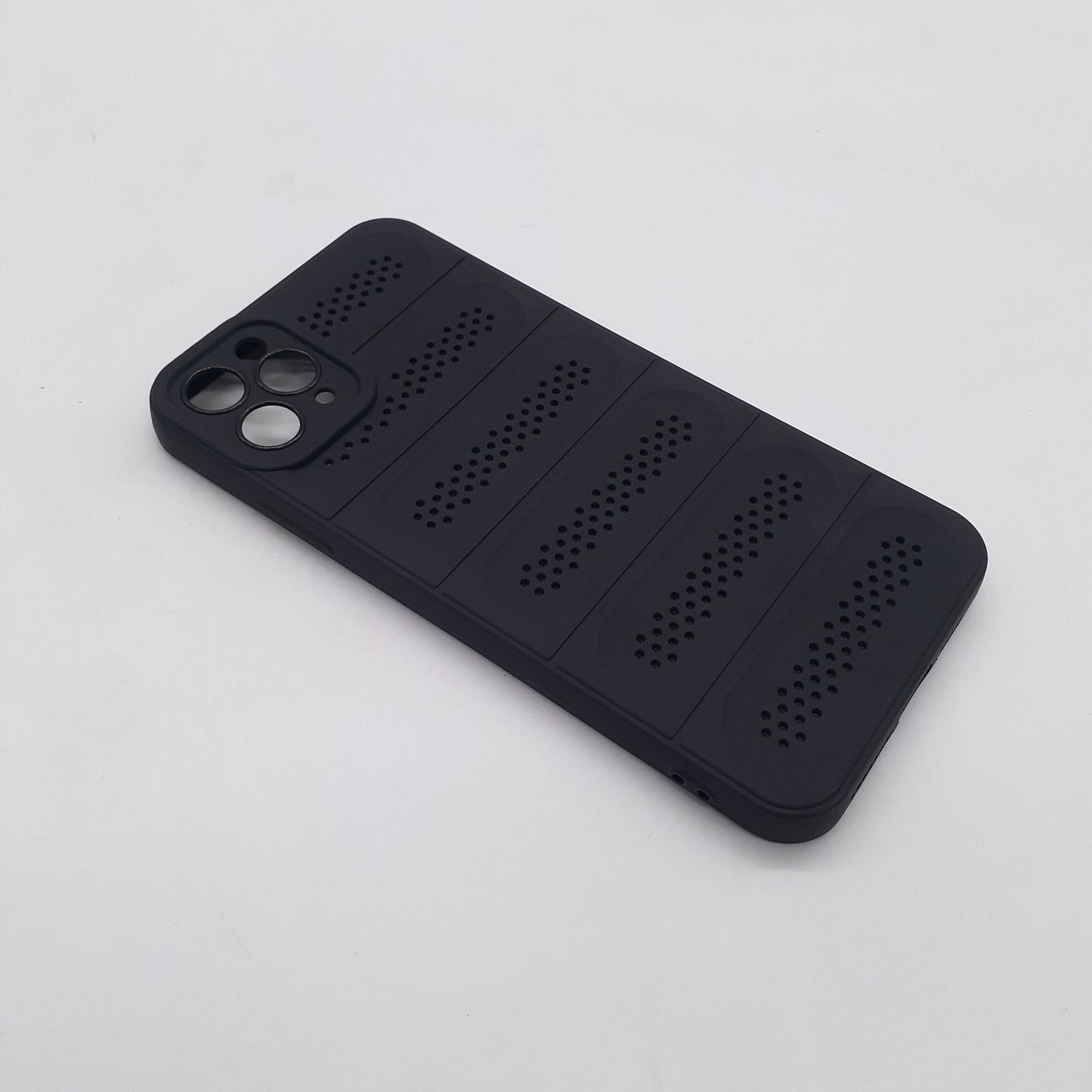 iPhone 11 Pro Max Heat Dissipation Design Strong TPU Material Phone Case Breathable Shockproof Cover