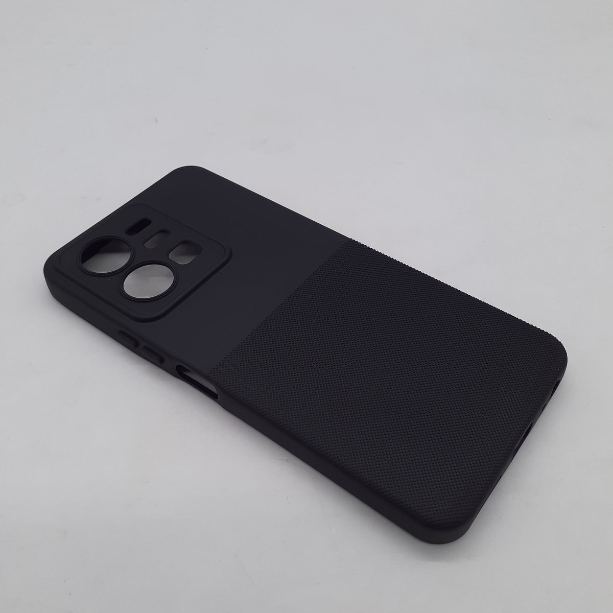Vivo Y22 Soft TPU Protective Cover – Slim Shockproof Silicone Back Case with Anti-Slip Grip & Raised Edges