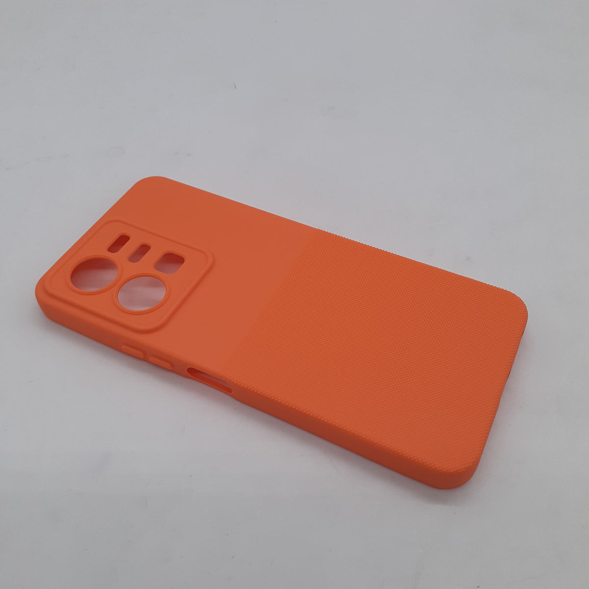 Vivo Y22 Soft TPU Protective Cover – Slim Shockproof Silicone Back Case with Anti-Slip Grip & Raised Edges